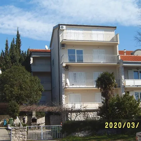 Apartments By The Sea Dramalj, Crikvenica - 9672 *